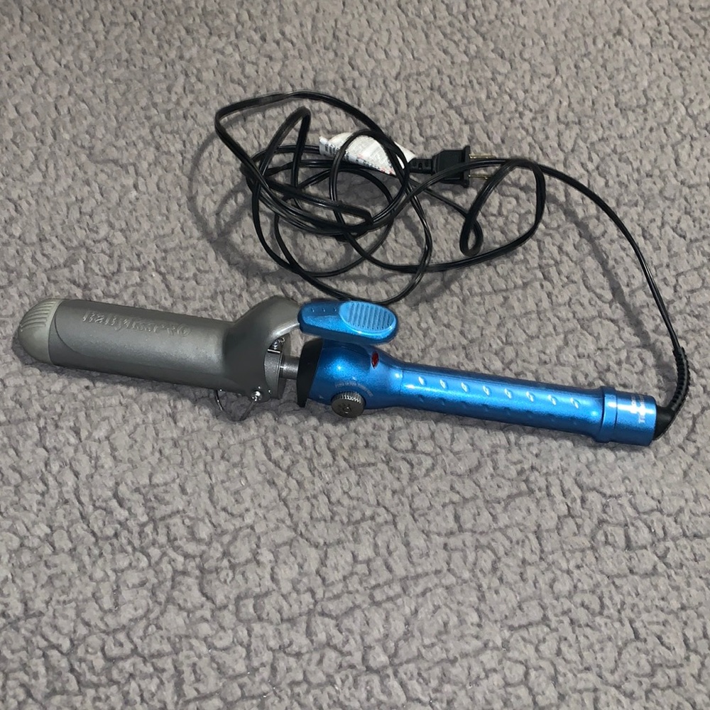 Babyliss PRO nano titanium Curling Iron 1.5 inch *LIKE NEW*